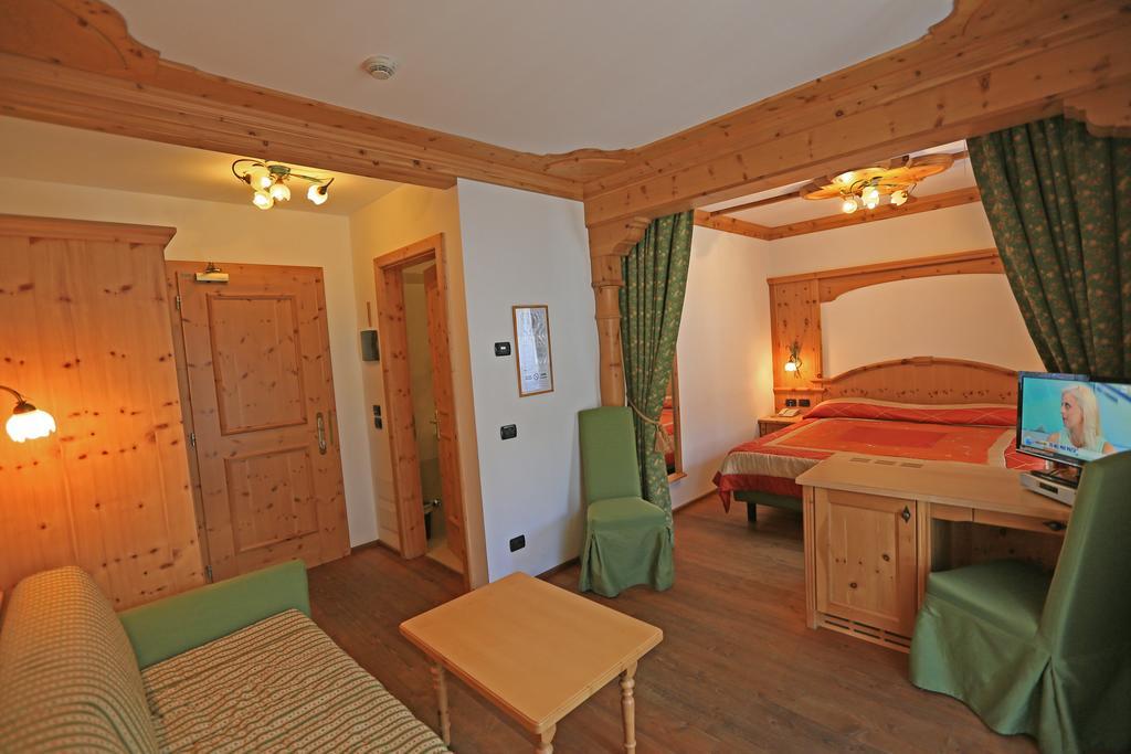 Hotel Laurin Canazei Cameră foto